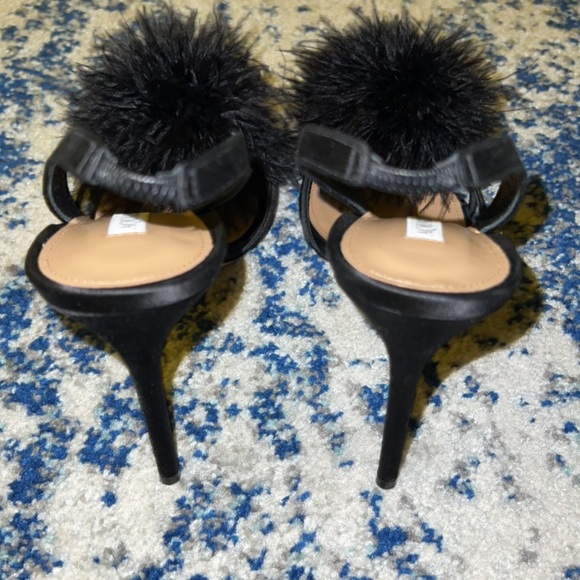 ❌SOLD❌ AQUAZZURA 40
Black Boudoir Feather-Trim Sandals - Picture 8 of 11